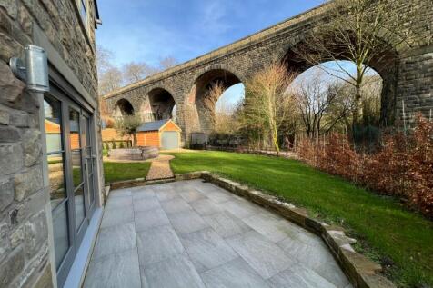 LIVING ROOM TERRACE
