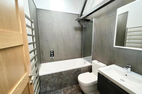 BATHROOM 2