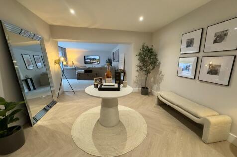 ENTRANCE RECEPTION