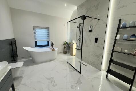 HOUSE BATHROOM