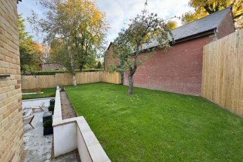 PRIVATE GARDEN