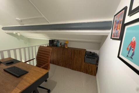 MEZZANINE / OFFICE