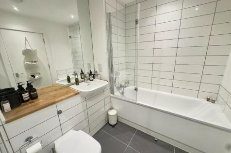 BATHROOM 2