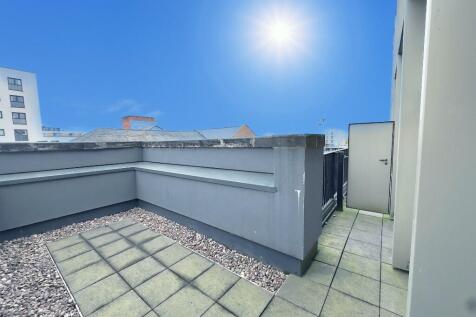 PRIVATE ROOF TERRACE