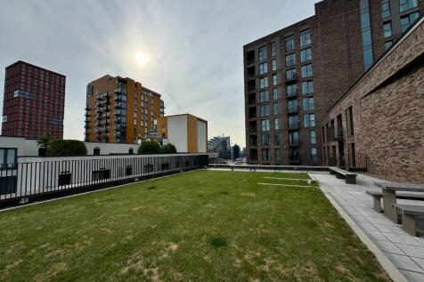 COMMUNAL ROOFTOP 1
