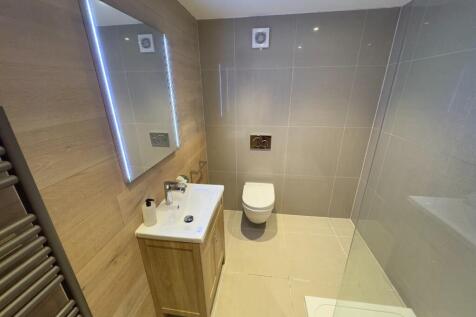 BEDROOM 1 EN-SUITE