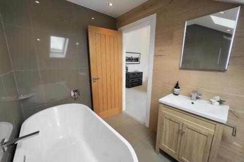 BEDROOM 3 EN-SUITE