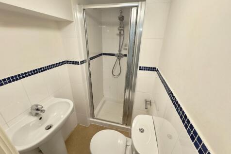 BEDROOM 2 EN-SUITE