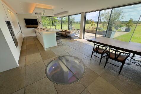 KITCHEN /WINE CELLAR