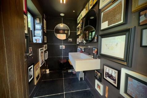 GROUND FLOOR WC