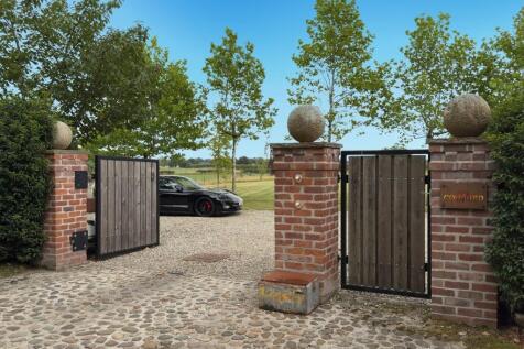 ENTRANCE TO PLOT