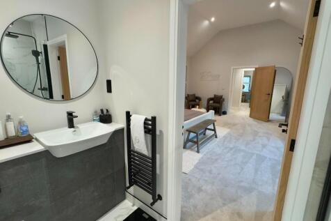 EN-SUITE 1