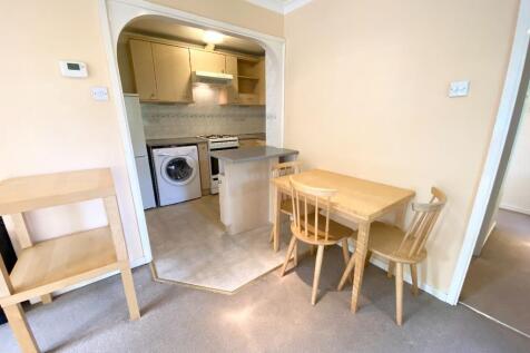 KITCHEN /DINING AREA