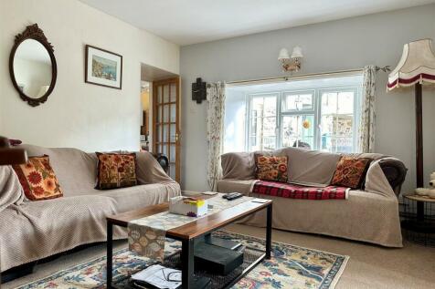Living Room.JPG