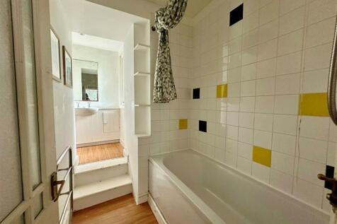 Bathroom.jpg