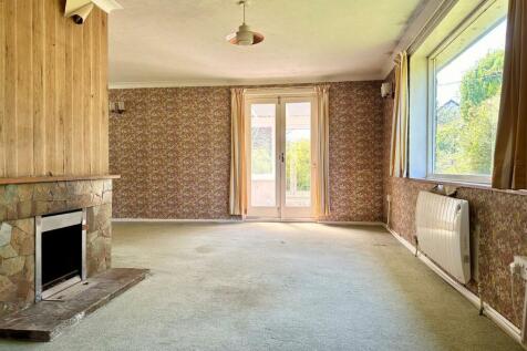 Living Room Area.jpg