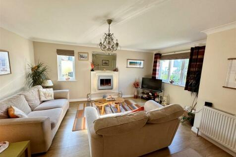 Living Room 1.jpg