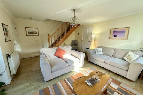 Living Room 2.jpg