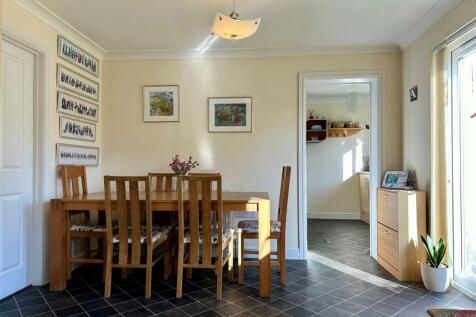 Dining Area.jpg