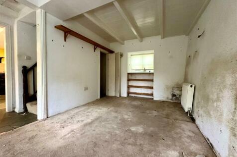 Living Room 2.jpg