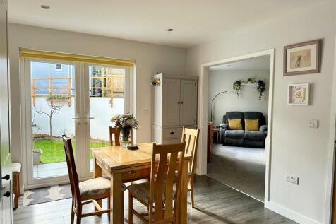 Dining Area.jpg