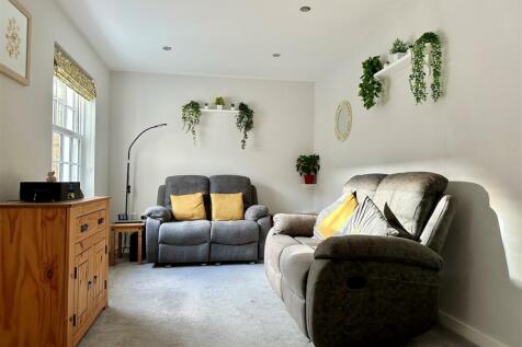 Living Room.jpg