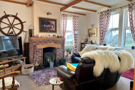 Living Room 1.jpg