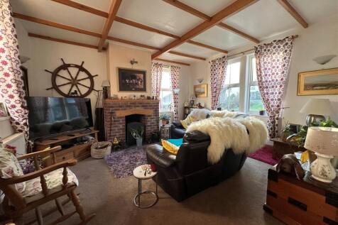 Living Room 3.jpg