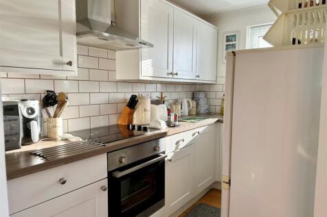 Kitchen 1.jpg