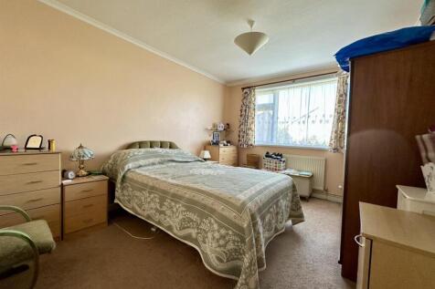 Bedroom One 1.jpg