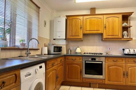 Kitchen 1.jpg