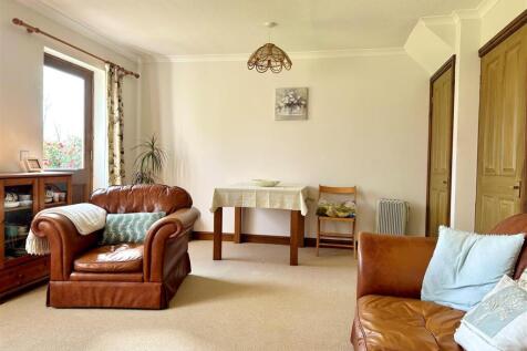 Living Room 3.jpg
