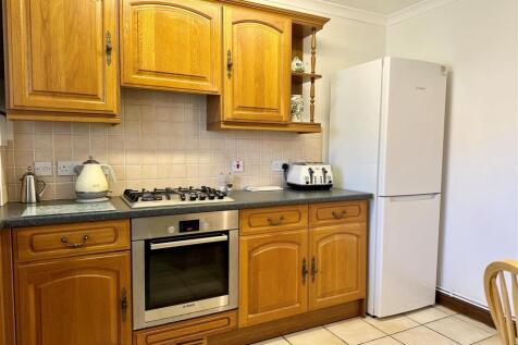Kitchen 2.jpg