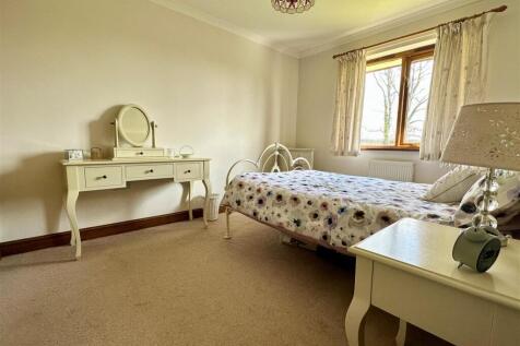 Bedroom One.jpg