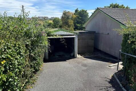 Driveway and Garage.jpg