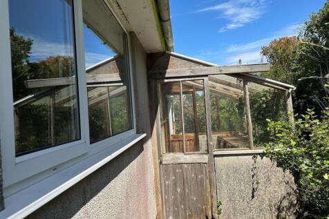 Rear Porch-Potting Area 2.jpg