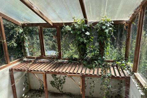 Rear Porch-Potting Area.jpg