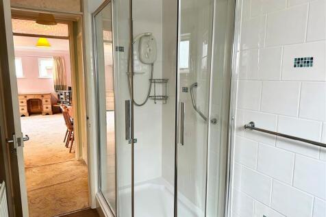 Shower Cubicle.jpg