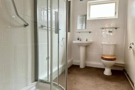 Shower Room.jpg