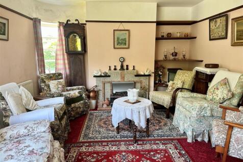 Living Room.jpg