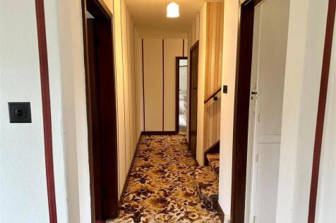 Hallway.jpg