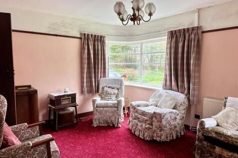 Living Room 2.jpg