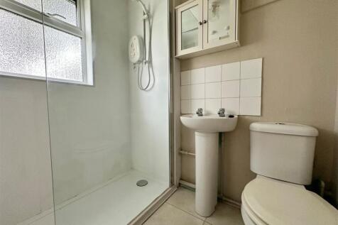 Shower Room.jpg