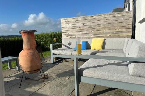 Outdoor Area.jpg