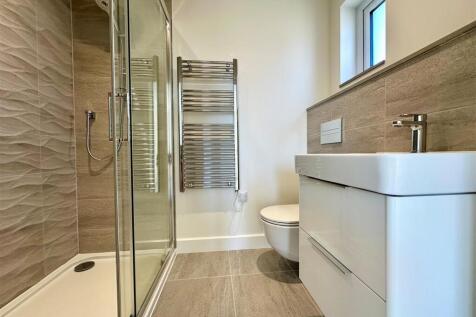 En-suite Shower Room.jpg