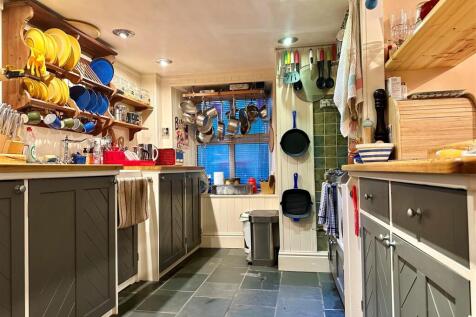 Kitchen 4.jpg