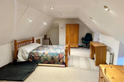 Bedroom One.jpg
