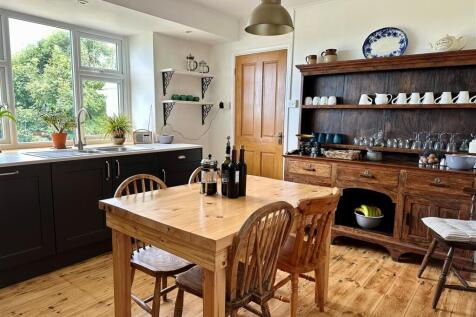 Kitchen 1.jpg