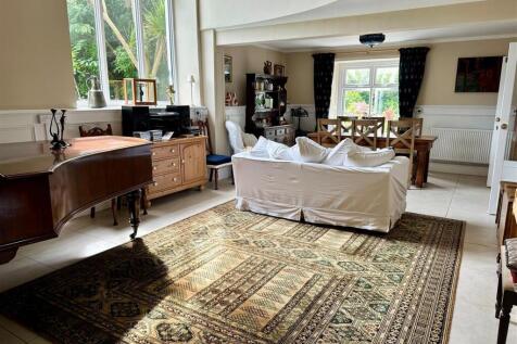 Reception Room 2.jpg