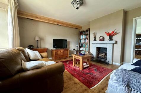 Living Room.jpg